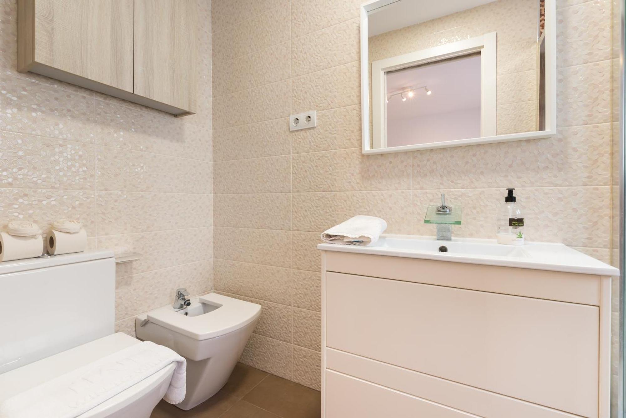 Apartamento Wintowinrentals Modern, Fully Equipped And Well Connected In
