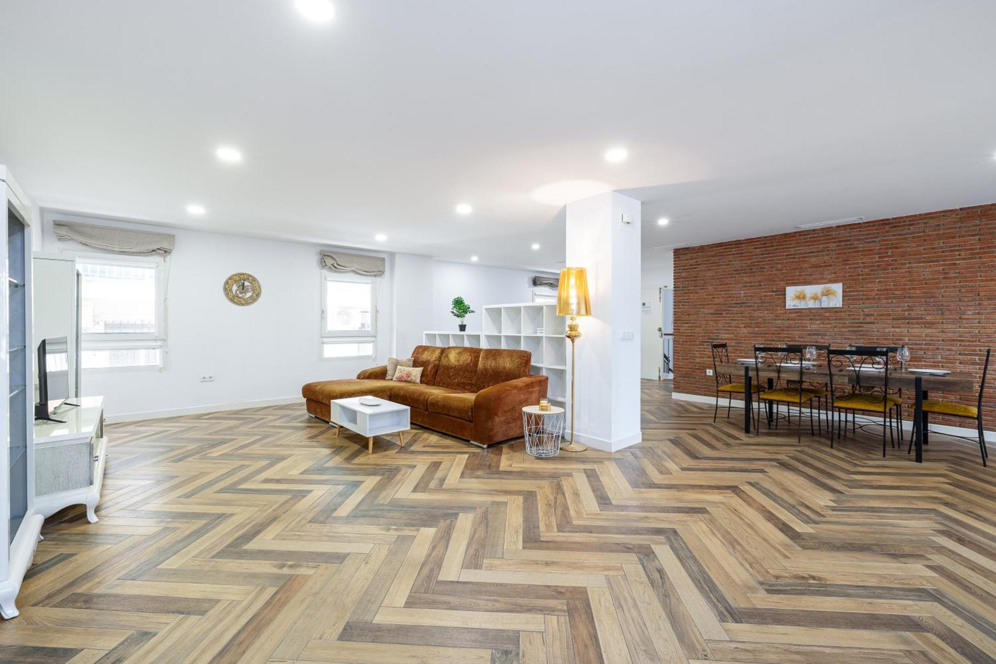 H2m Pasaje Nobleja Close Train St, Smarttv, Aacc Apartamento
