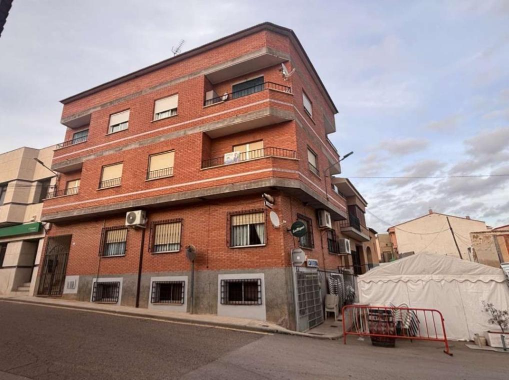 Piso De 4 Muy Amplios Con Armarios Empotrados Apartamento *