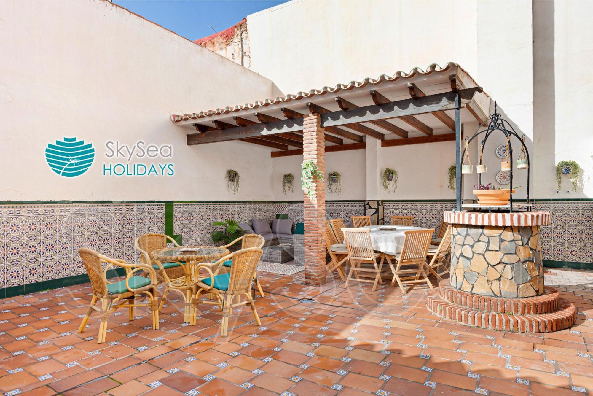 Casa Tipica Malaguena Con Patio En El Centro Holiday home