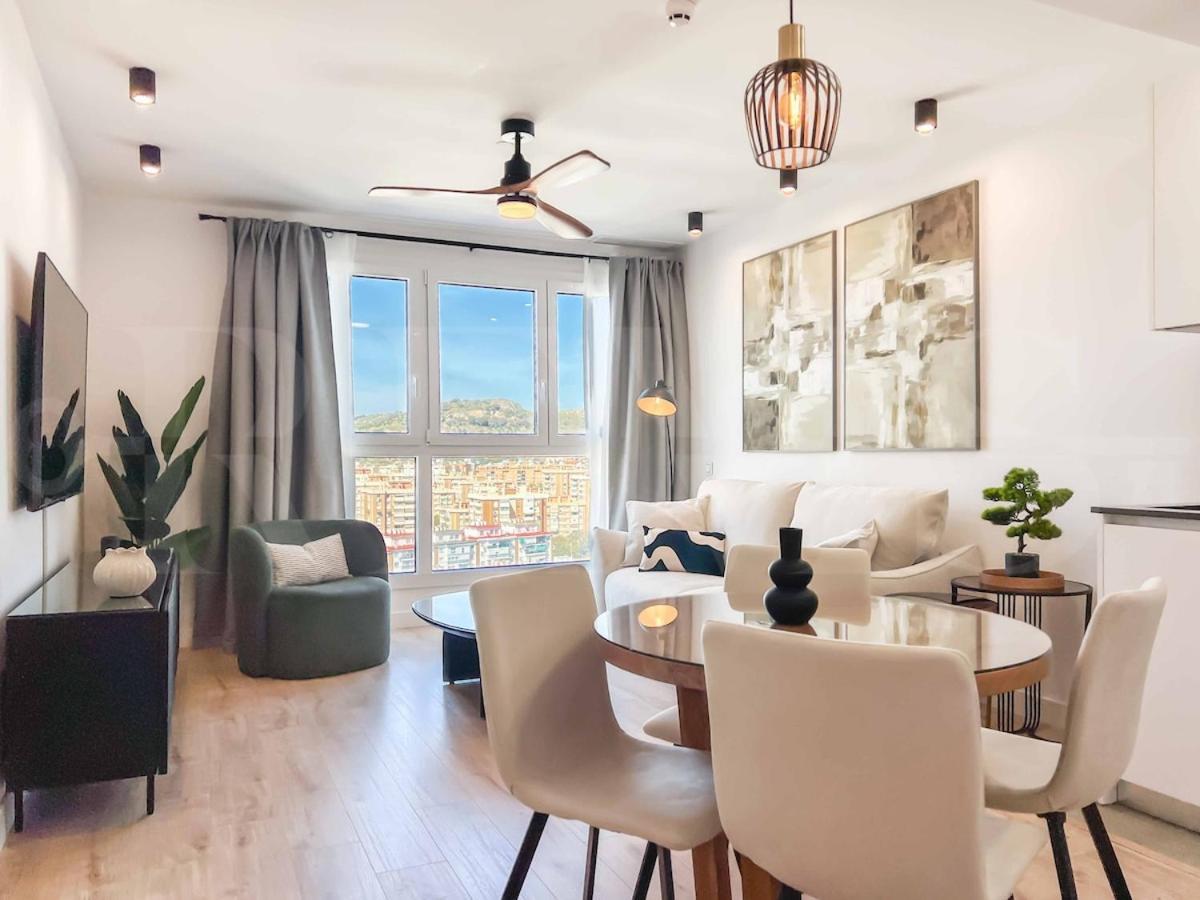 Modern Sky-rise Living With Pool And Parking Rems Apartamento *