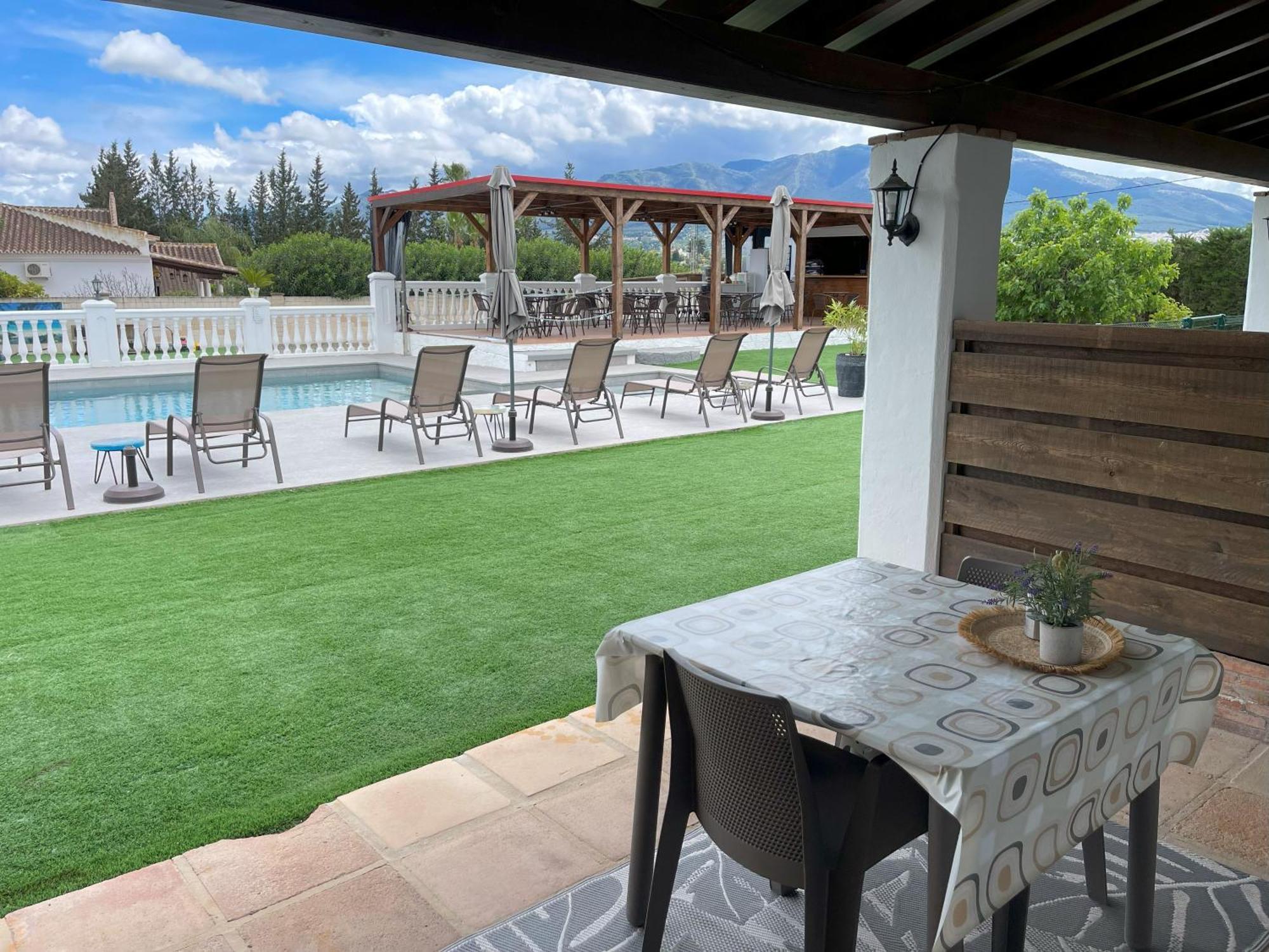 La Casa De Familia Bed and breakfast