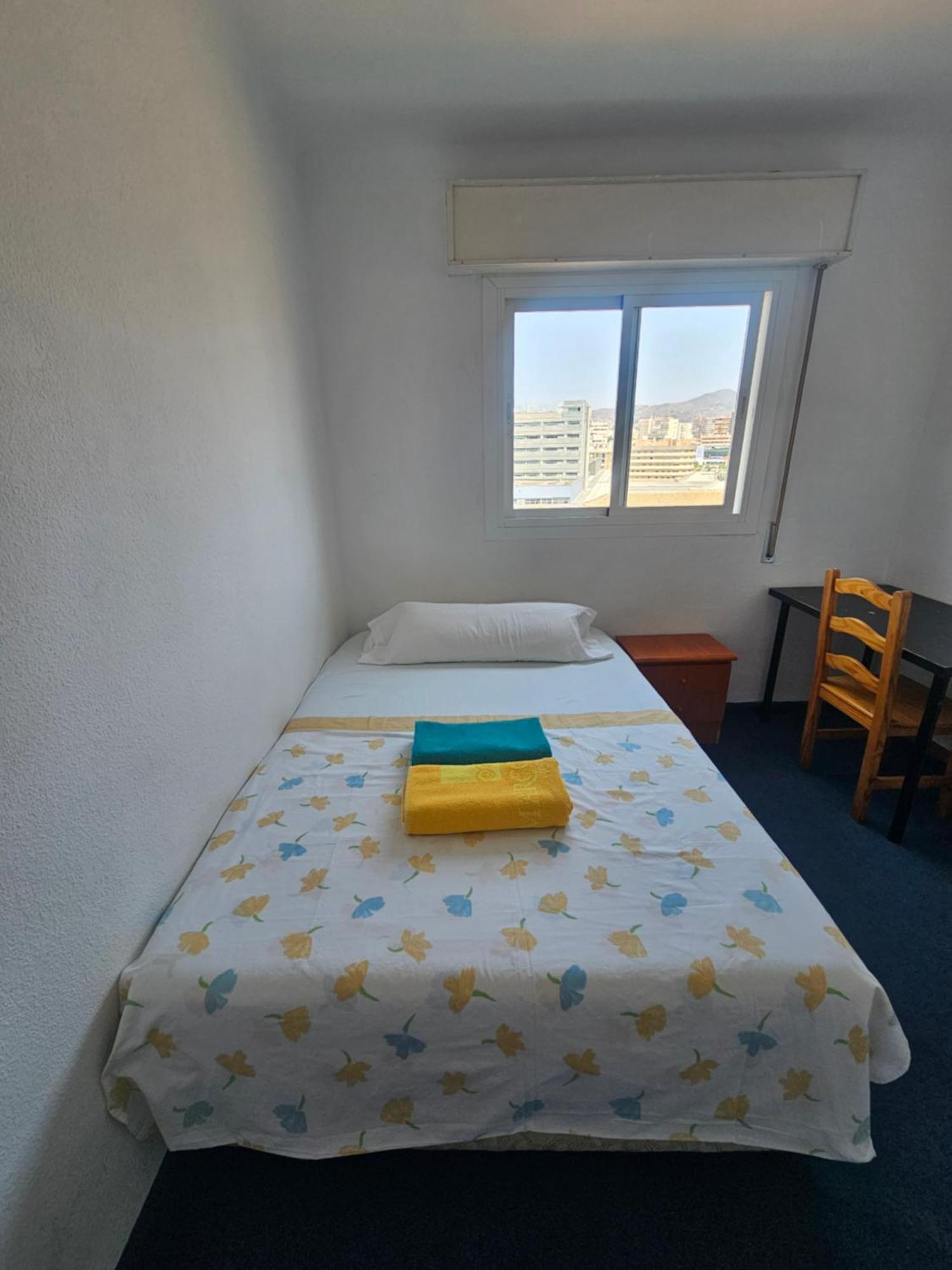 Privada Centro Cerca Tren Maria Zambrano Y Playa Muy Buena Conexion Wifi *