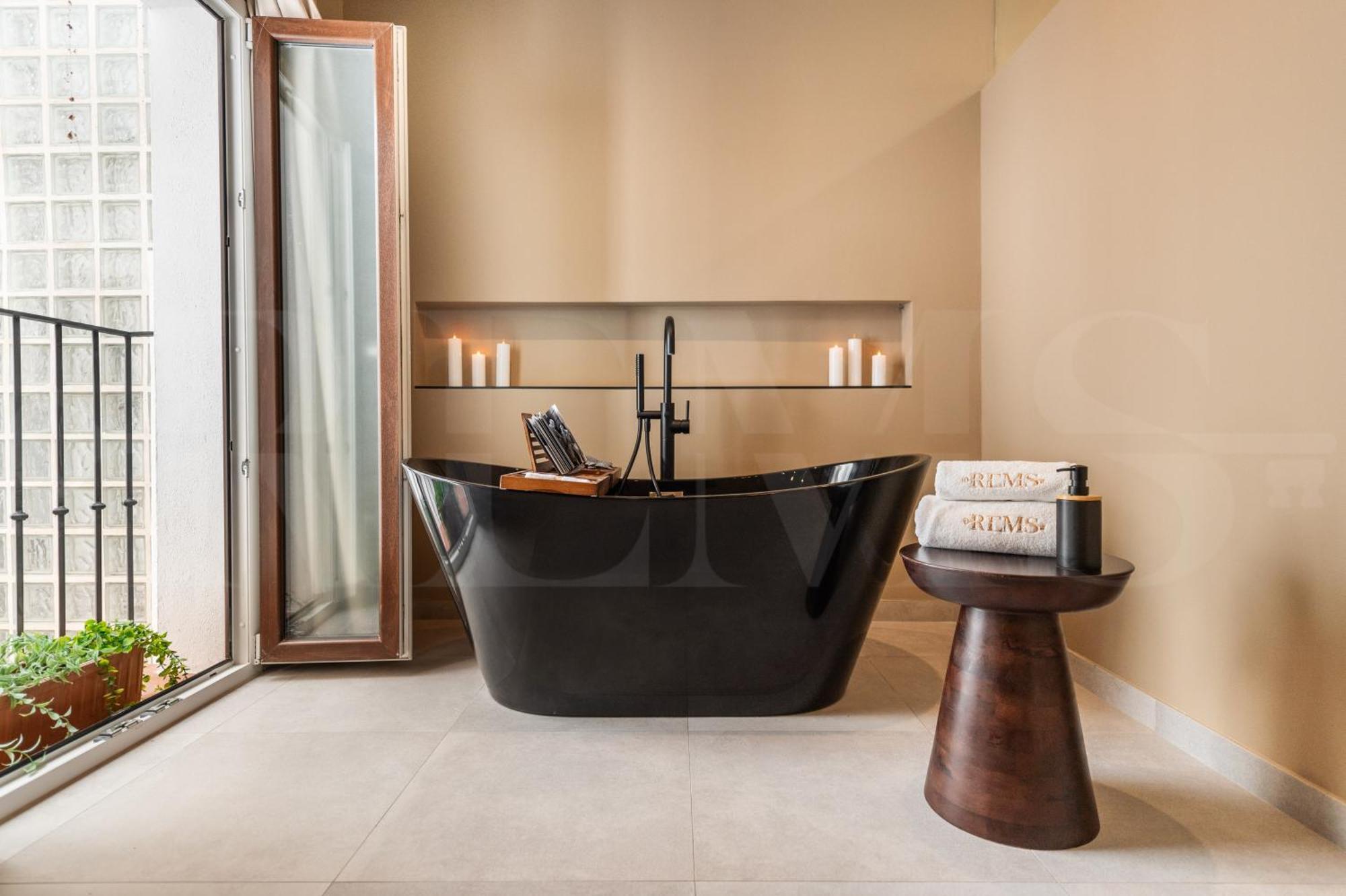 Apartment Penthouse & Private Rooftop In The Heart Of By Rems