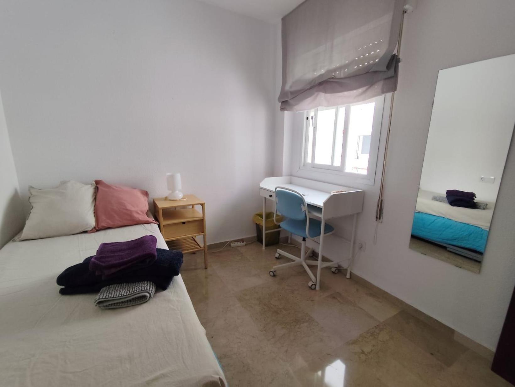 Confortable Habitacion Centrica En Piso Privado *