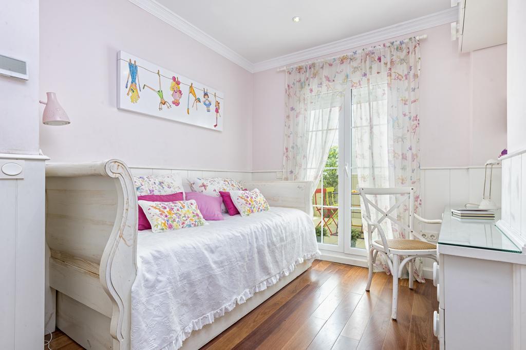 Mother Of God Apartment *