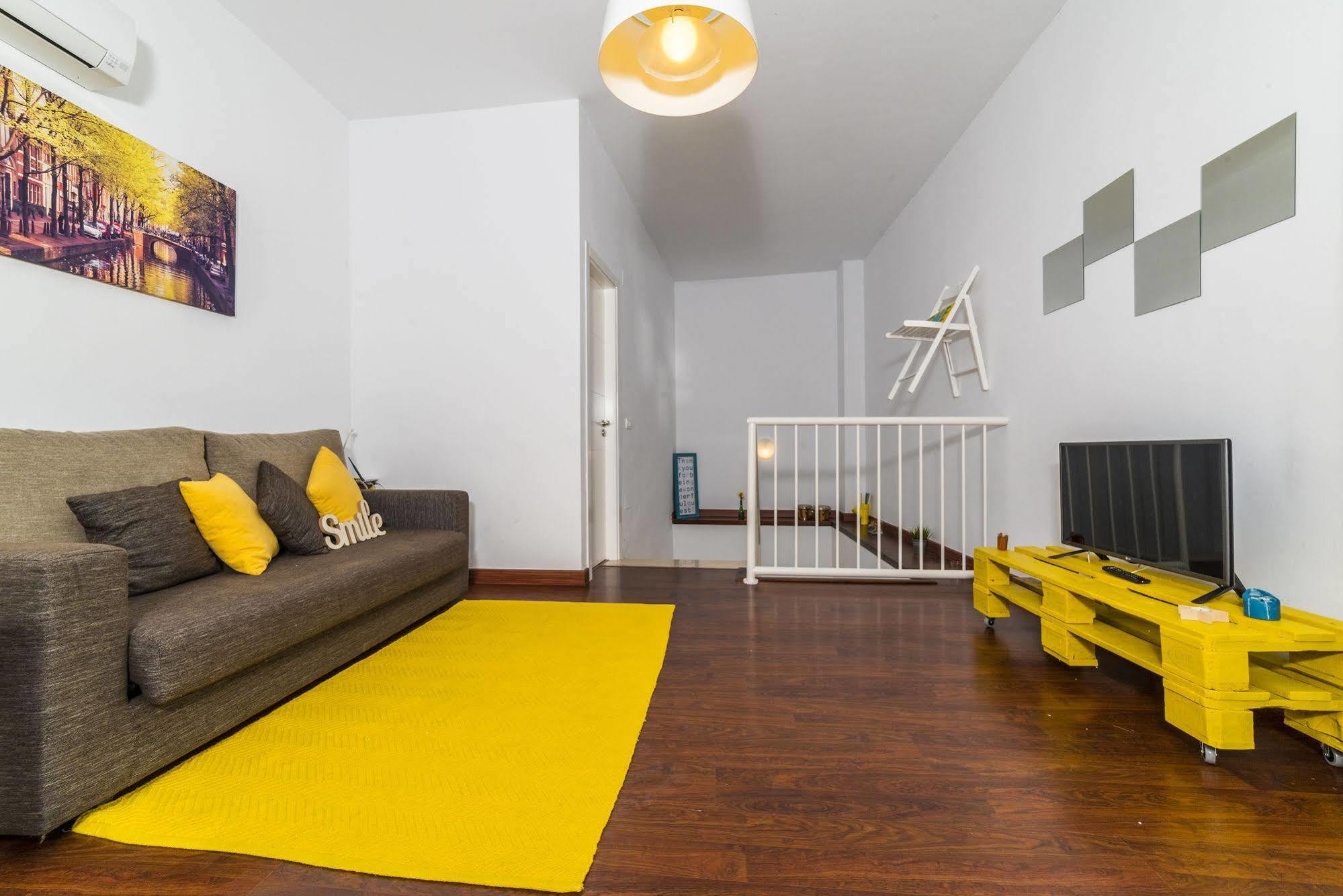 Amazing Modern Duplex Apartamento