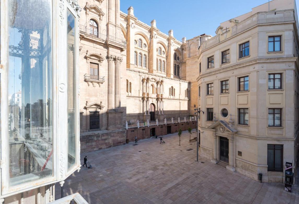 Ml1a-enjoy Breakfast Facing Malaga's Cathedral