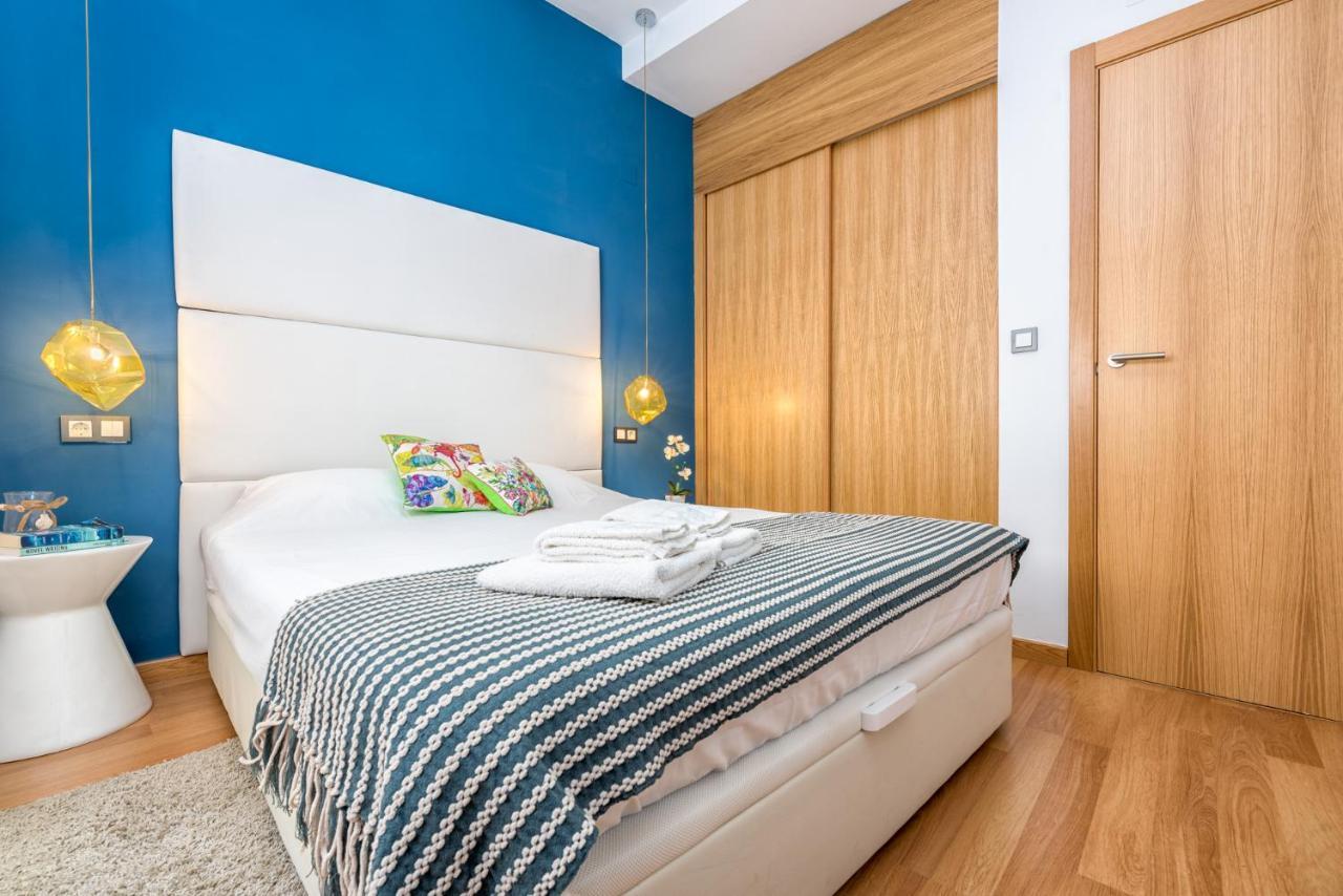 Atico terraza privada piscina centro ac nuevo 1hab Apartamento *