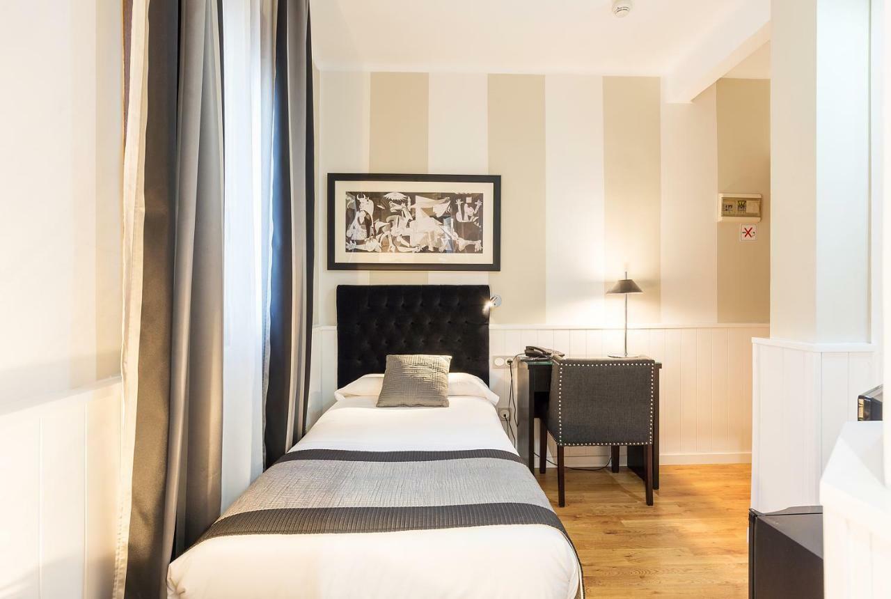 California Hotel 2*