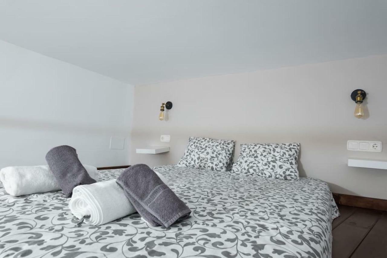 Design In The City Center Apartment