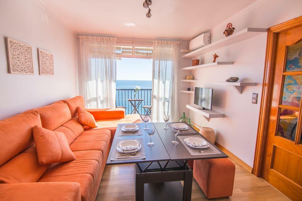 Piso Primera Línea De Playa * Málaga