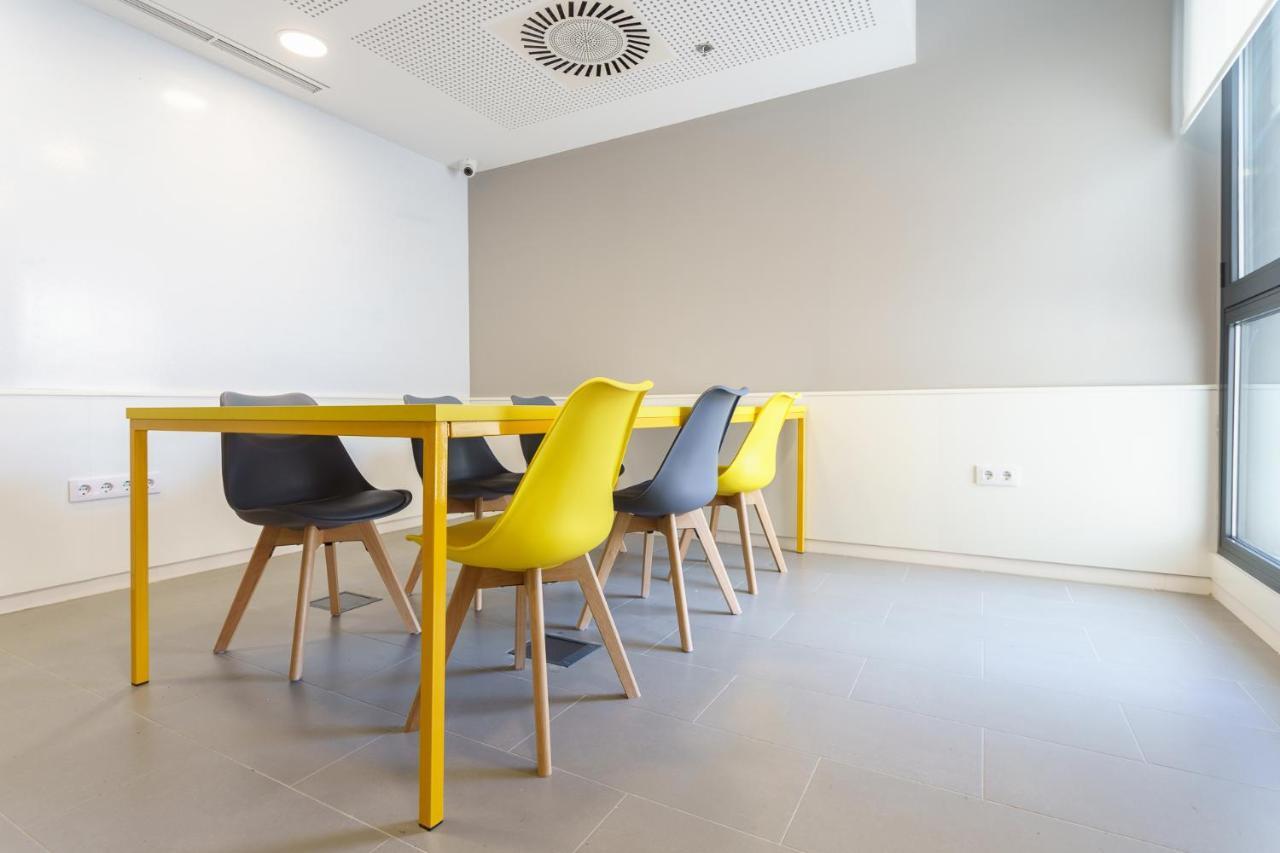 Residencia Universitaria Campus Hostal *