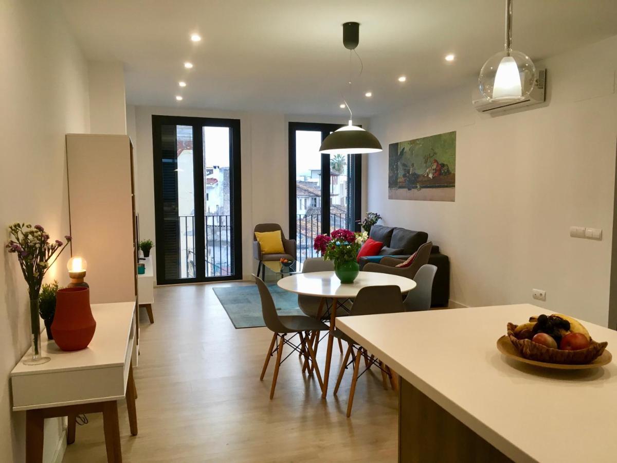 Calle Parras 10, A Light, Spacious Flat In The Centro