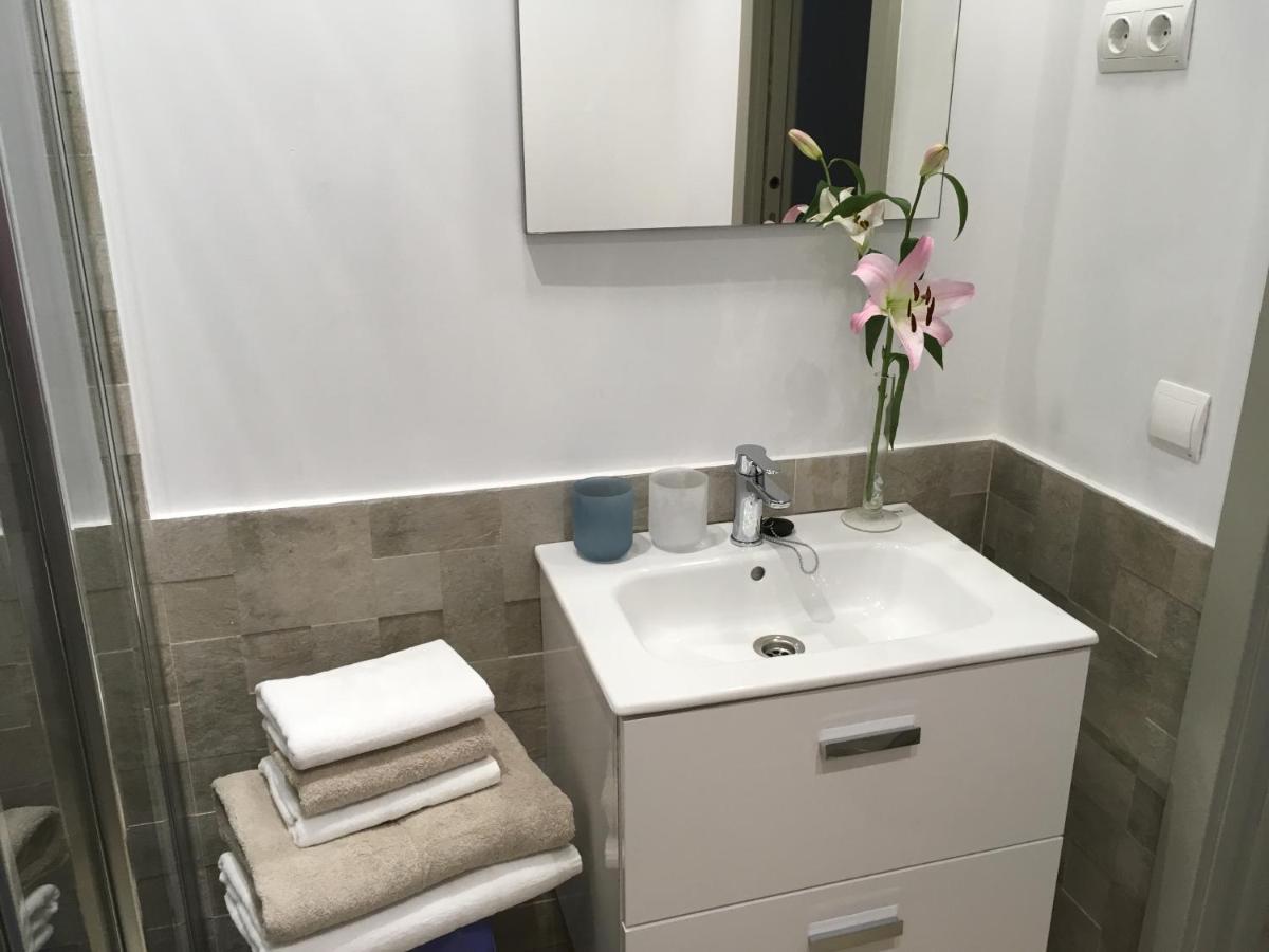 Calle Parras 10, A Light, Spacious Flat In The Centro * Málaga